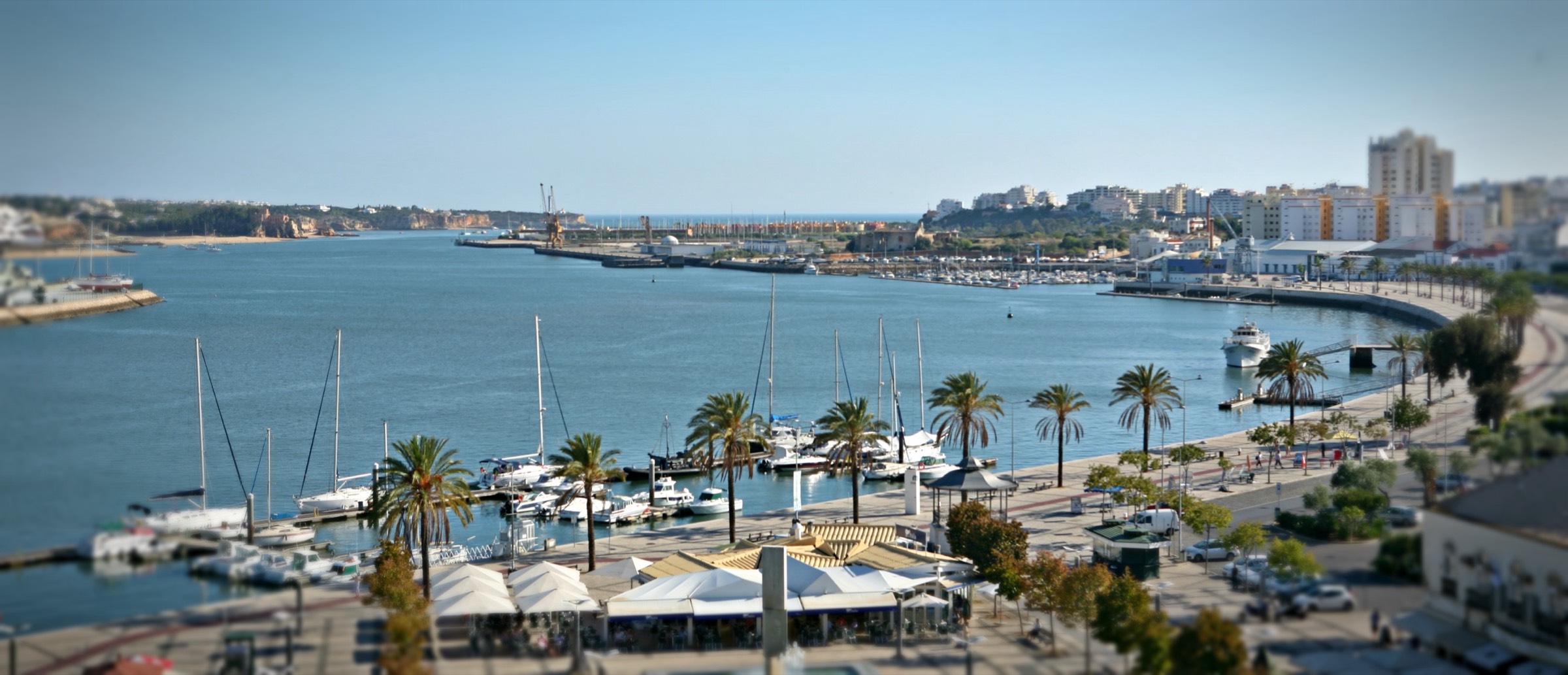 Vista da marina e da ria de Portimão